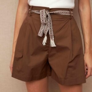 Pantalón corto con cinturón